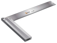 0425 Угольник алюминиевый 250мм